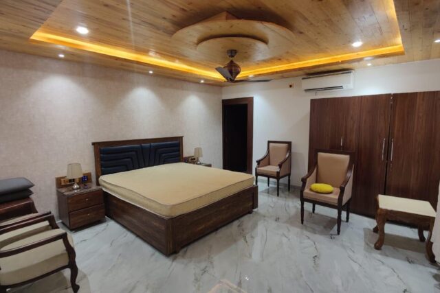 Farm House in Noida for Rent